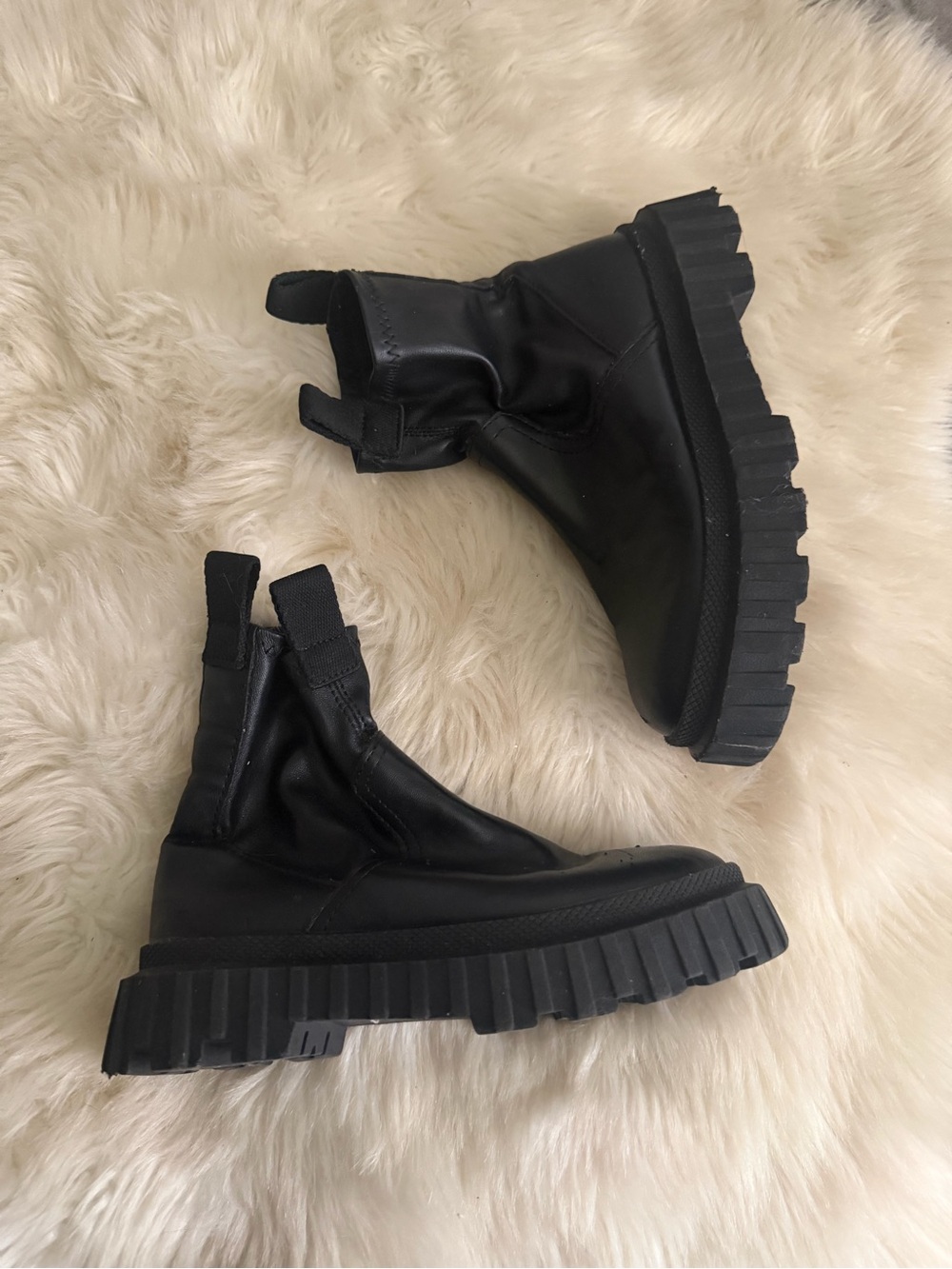 Zara GirlsBlack Chunky Chelsea Boots
